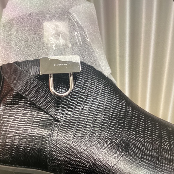 Givenchy lock ankle boot - Picture 8 of 8